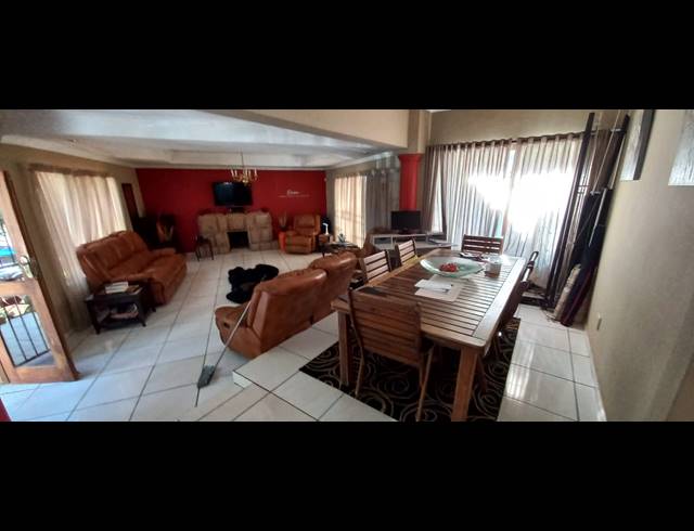 4 BEDROOM HOUSE RENTED IN MONUMENT PARK